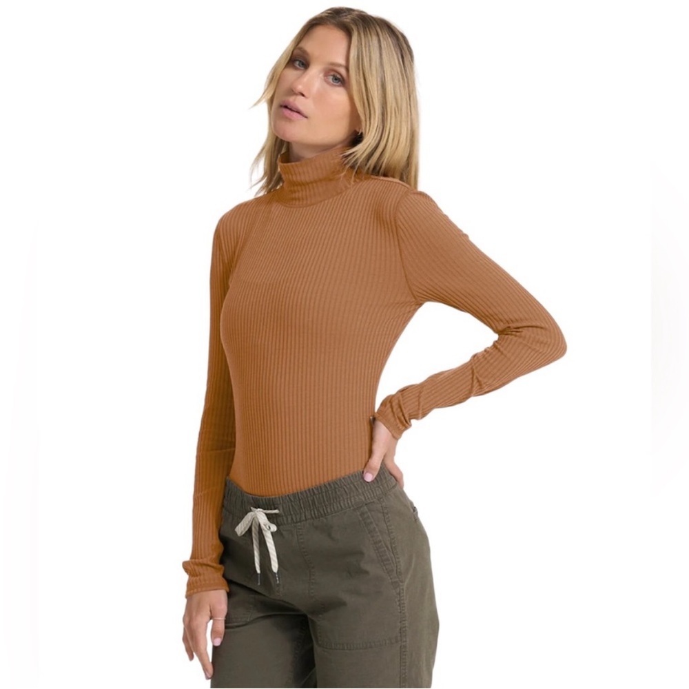 Vuori Bleeker Ribbed Long Sleeve Bodysuit in Brown